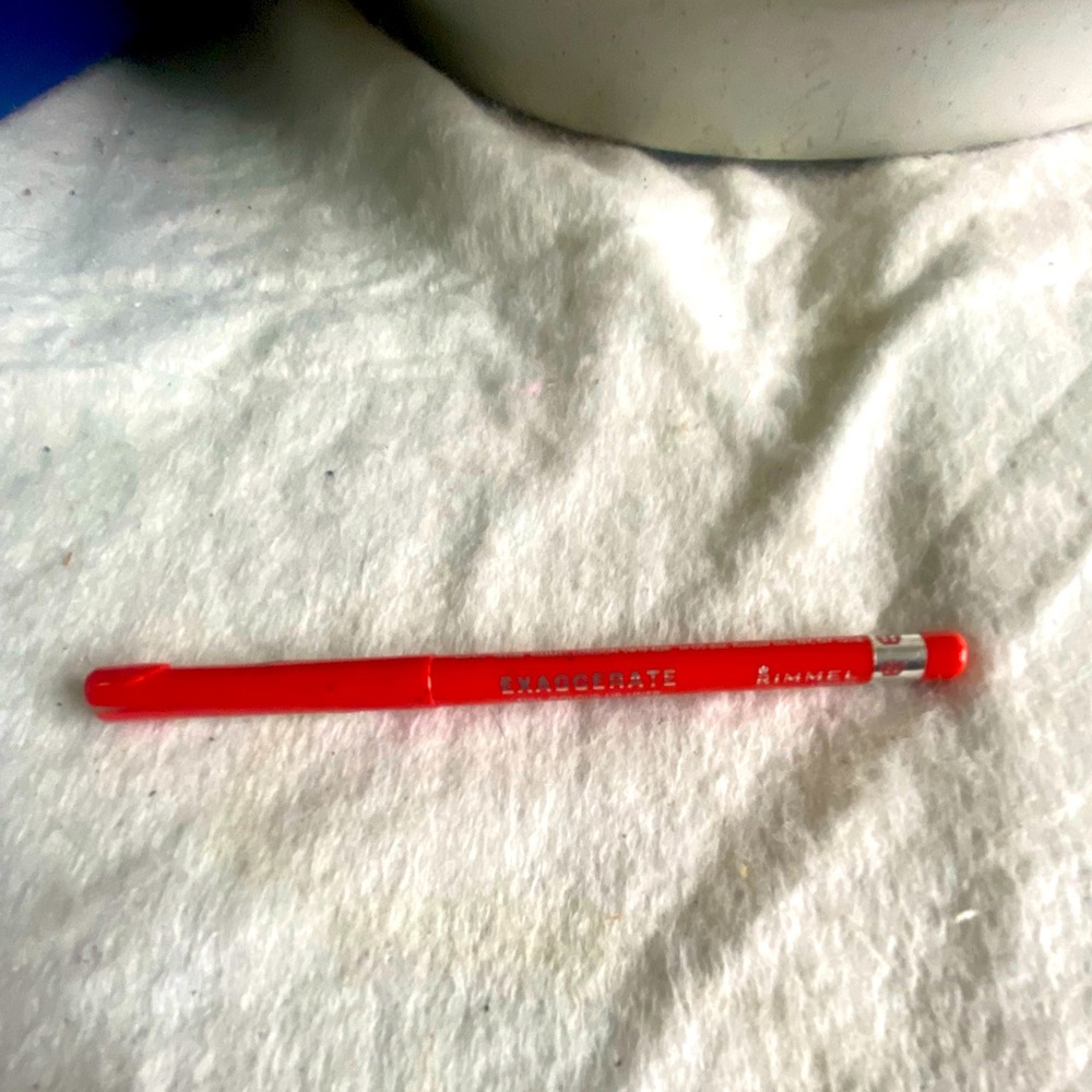Rimmel Exaggerate retractable lip liner #104 Call Me Crazy